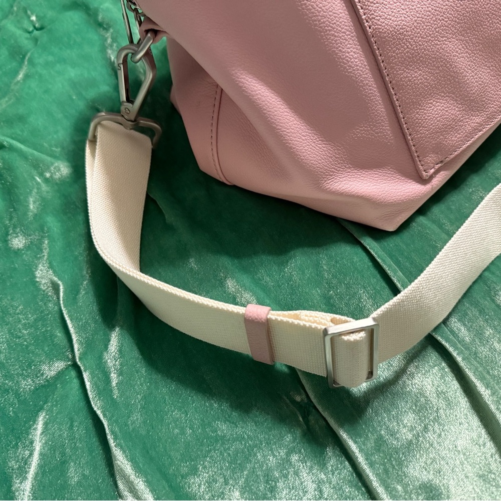Away Everywhere Blush Pink Leather Carry on Bag - Picture 4 of 13
